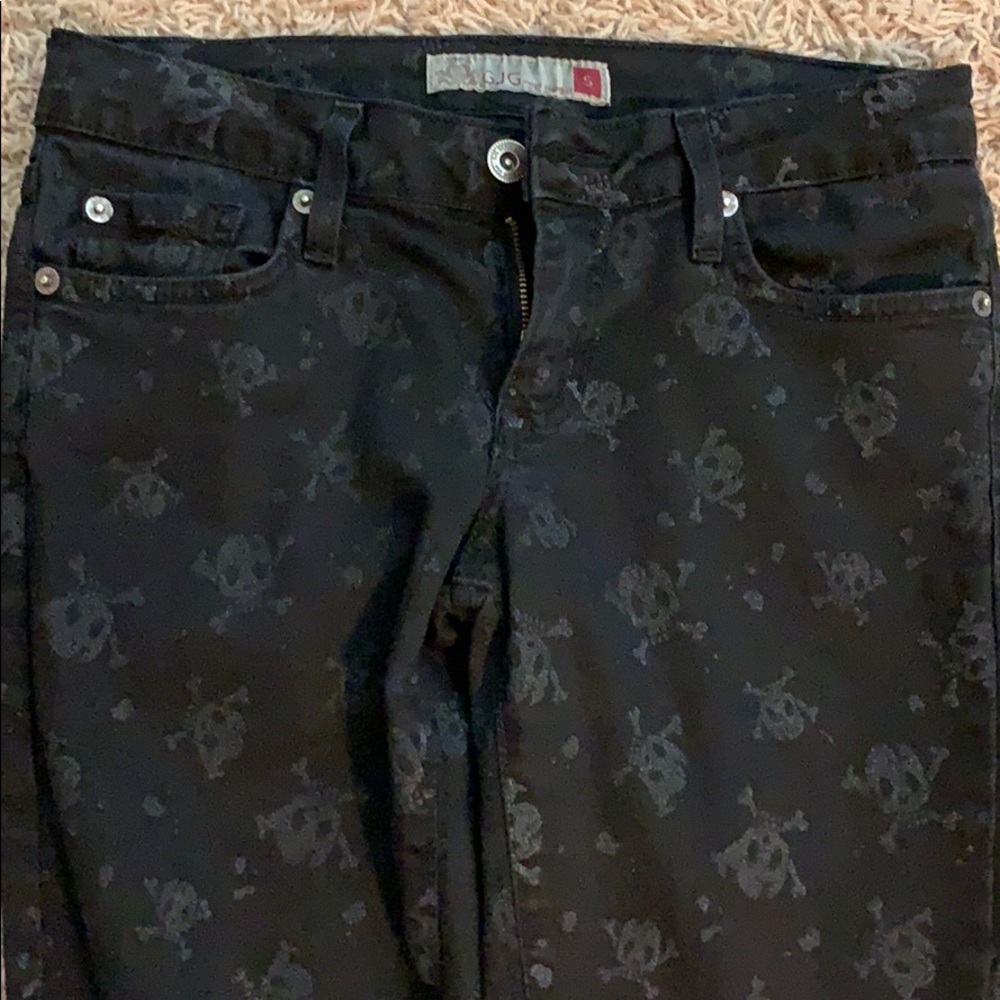 Skulls skinny jeans. Girls size 5